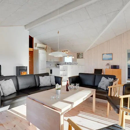 Mano - 200m From The Sea By Interhome