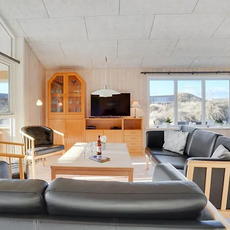 Mano - 200m From The Sea By Interhome